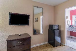 Quality Inn & Suites Bridge City Orange Номер фото